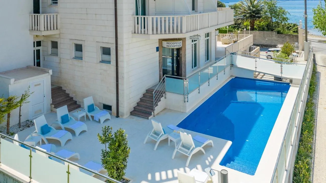 Hotel Riva Kastela With Swimming Pool 4*,  크로아티아