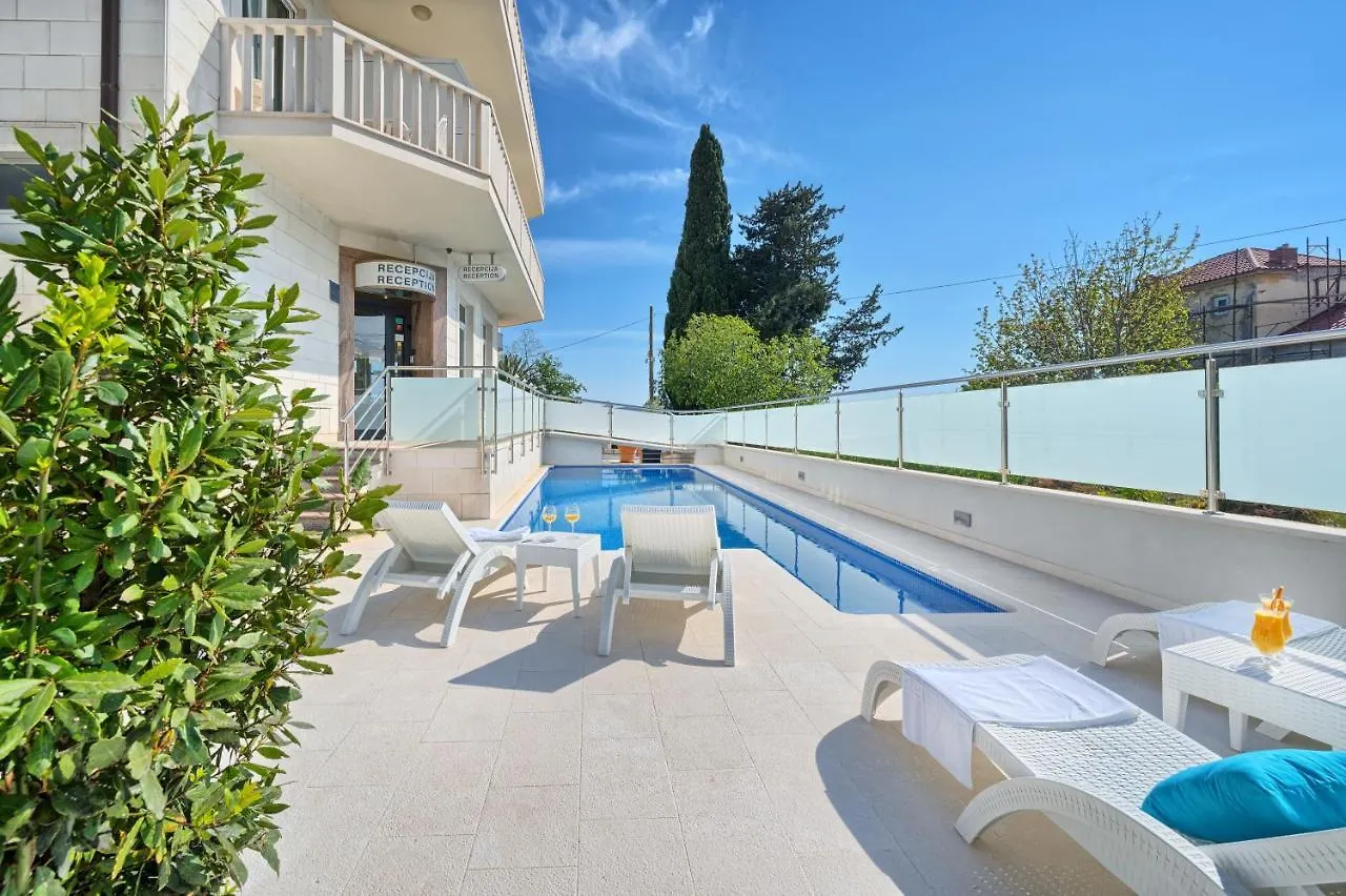 Hotel Riva Kastela With Swimming Pool