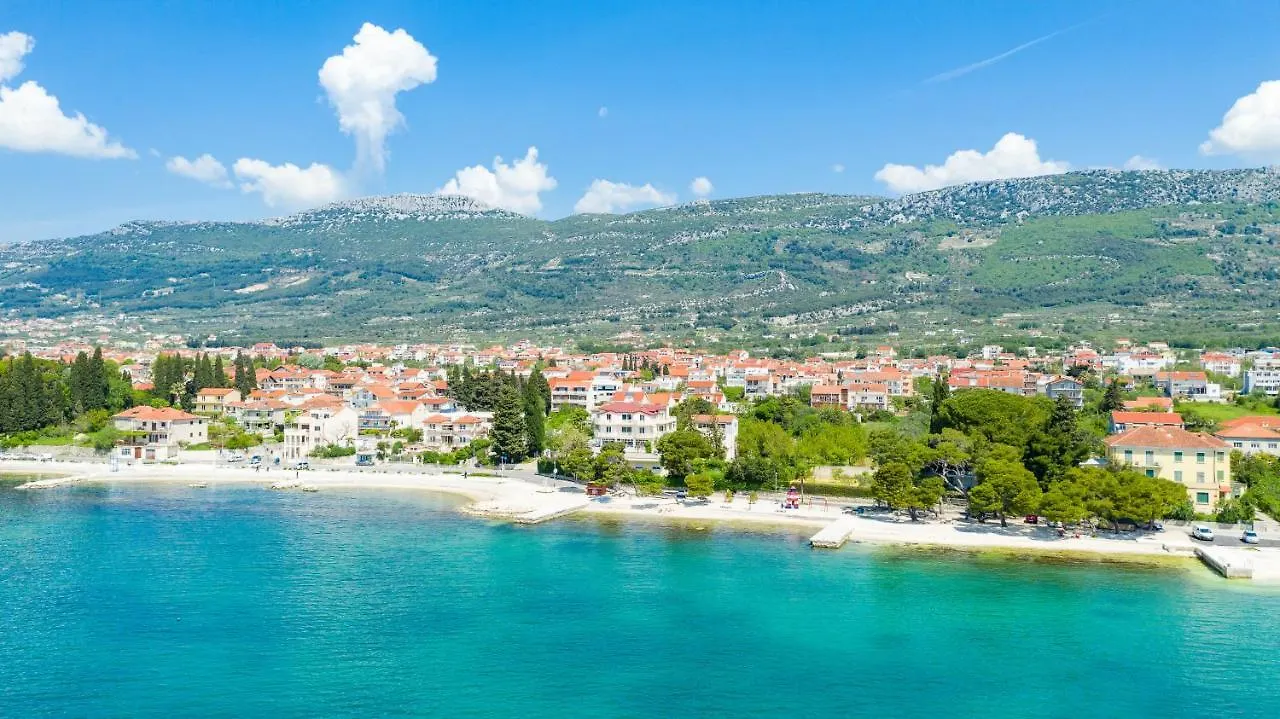 Hotel Riva Kastela With Swimming Pool