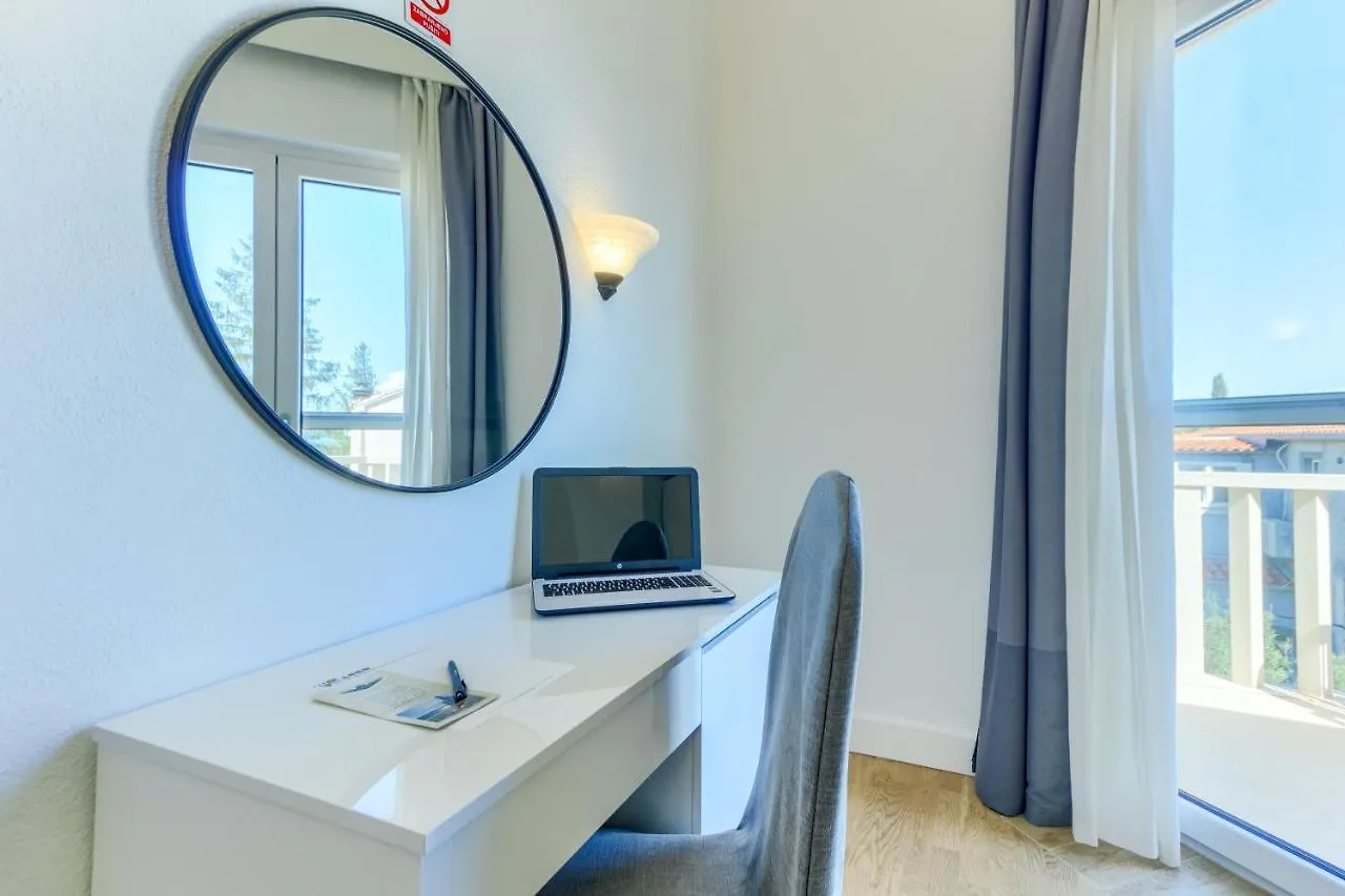 Hotel Riva Kastela With Swimming Pool
