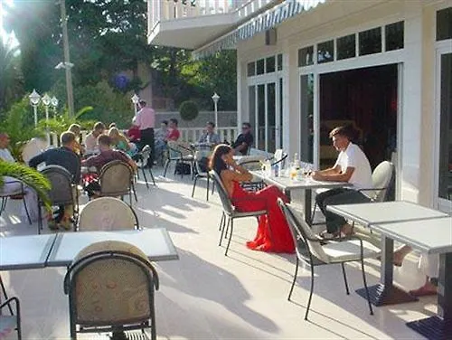 Hotel Riva Kastela With Swimming Pool 4*,